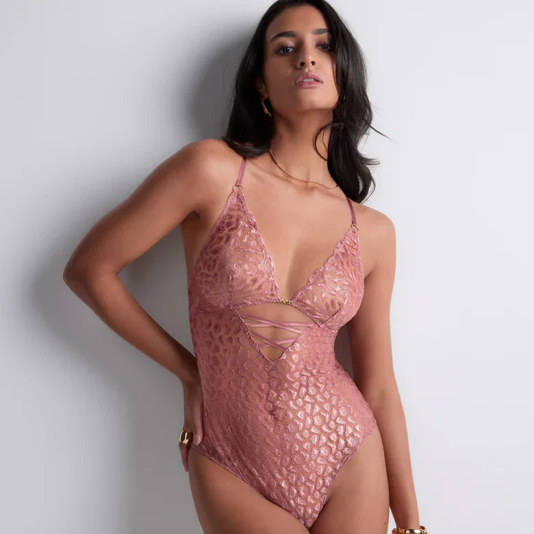 Elegant Lingerie: Discover The Most Refined Matching Sets at Maison SL