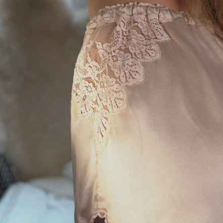 Shell Belle Couture Violet Silk Short