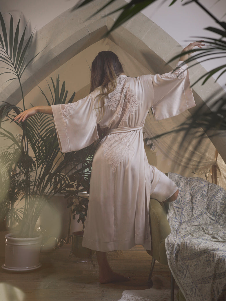 Shell Belle Couture Florence Silk Long Kimono