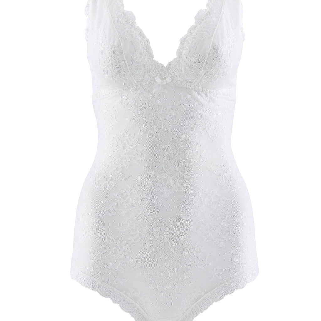 Aubade Danse Body represents a very fashionable shape with exquisite sophistication. The lace around the body provides a lightweight feel.Featuring very varied designs, this line offers beautiful yet comfortable lingerie in intense Ivory.