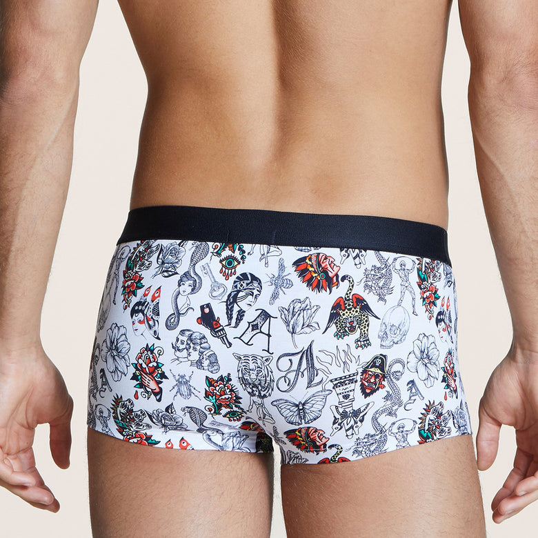 This new, shorter and very fashionable shape of boxer is now part of the Aubade men's collection. Featuring a waistband with the Aubade logo, the Trunk has a panel at the front for guaranteed support and comfort.  Knit: 47% Cotton, 47% Modal, 6% Elastane